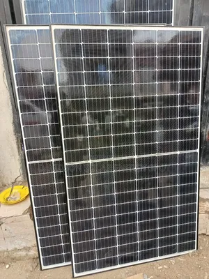 500watt Canadian Solar Panel Halfcourt