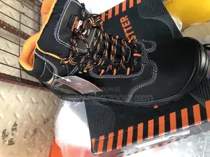 Hard Heel Boot