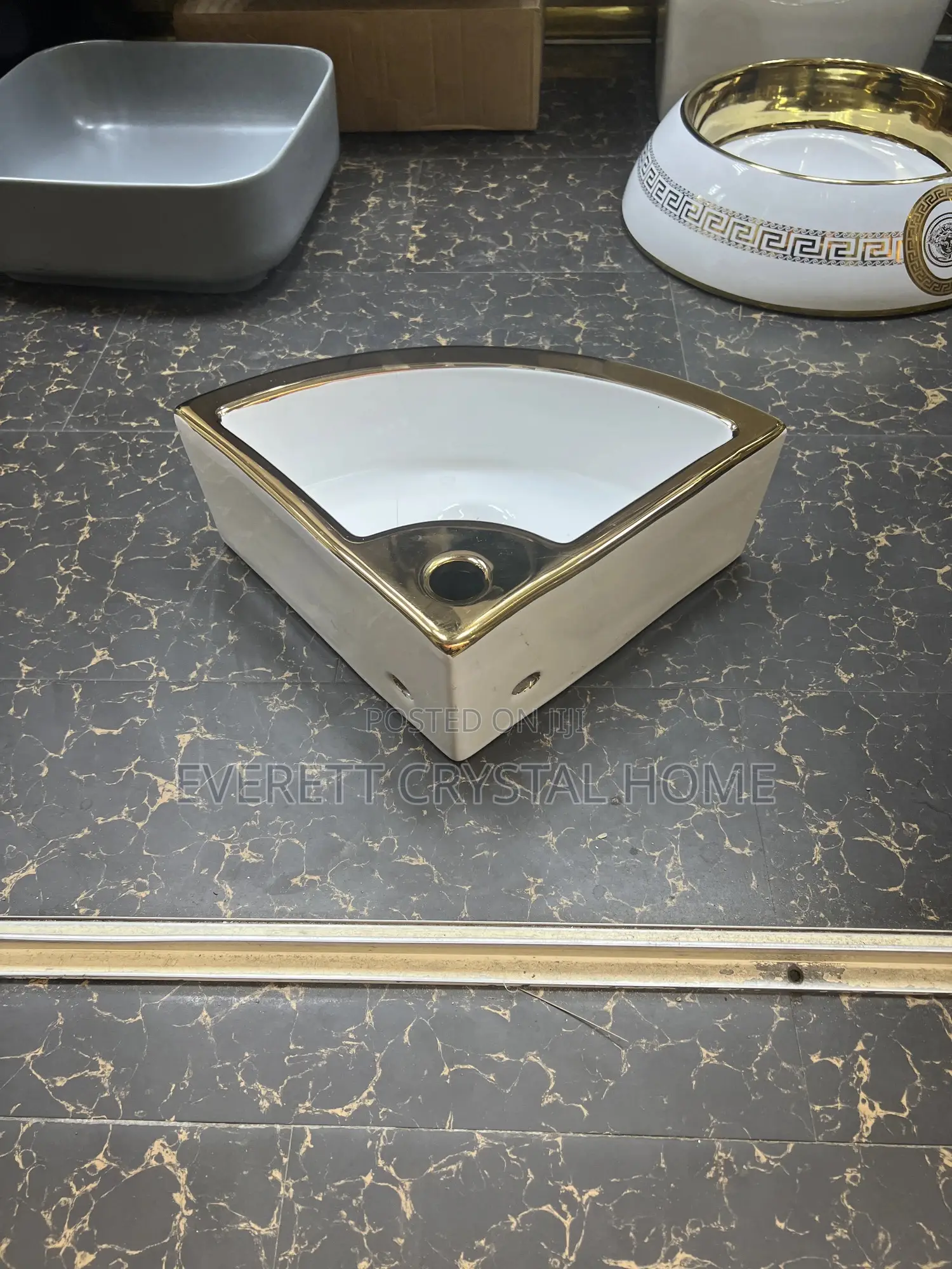 Angle Hanging Basin