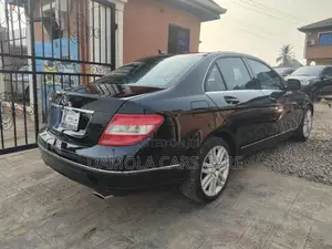 Mercedes-Benz C300 2010 Black
