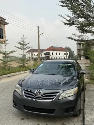 Toyota Camry LE 4dr Sedan (2.5L 4cyl 6A) 2011 Gray
