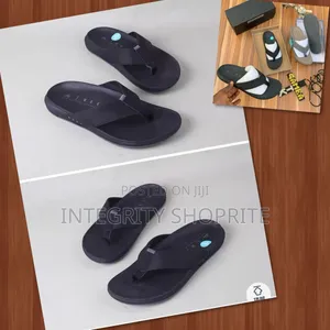Reef Leather Slippers