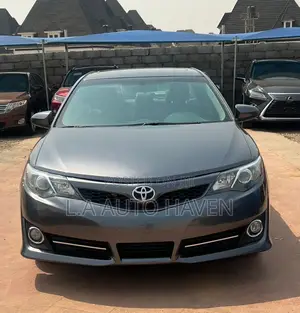 Toyota Camry SE 4dr Sedan (2.5L 4cyl 6A) 2013 Gray