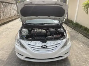 Hyundai Sonata GLS Sedan FWD (2.4L 4cyl 6A) 2011 White
