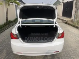 Hyundai Sonata GLS Sedan FWD (2.4L 4cyl 6A) 2011 White