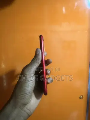 Apple iPhone XR 64 GB Red