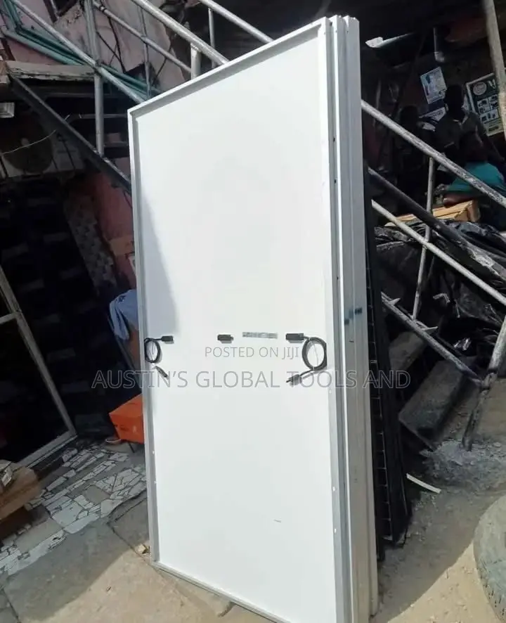 600 Watt Jinko Solar Panel