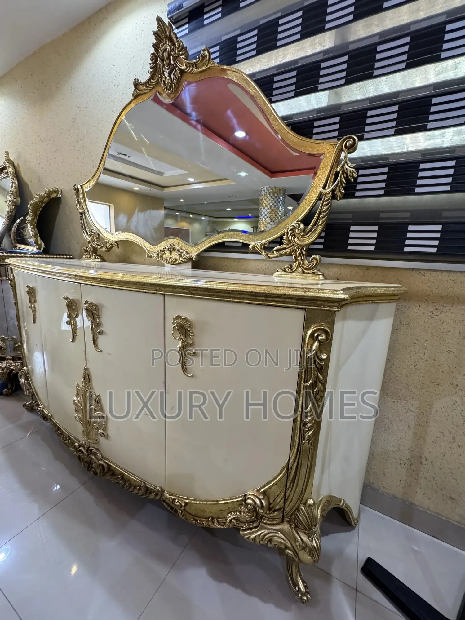Royal Console