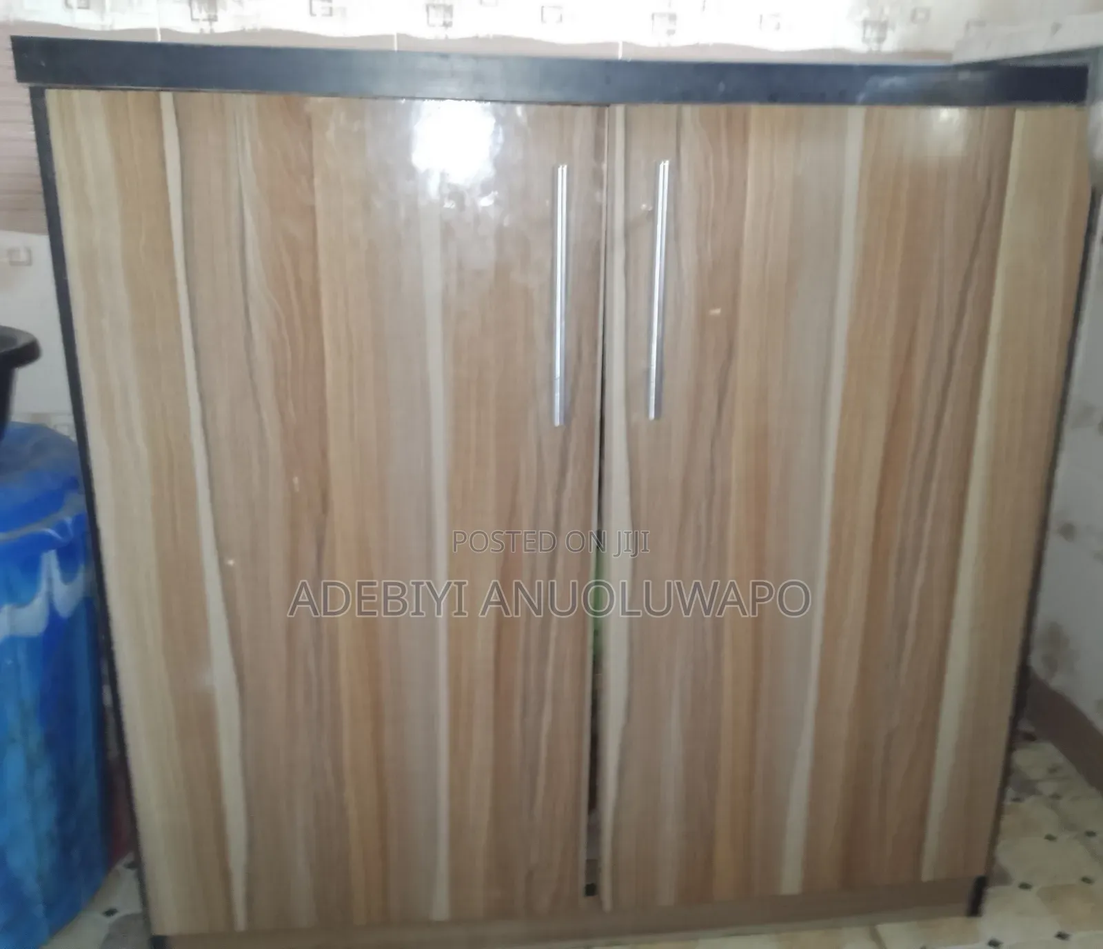 2 Kitchen Cabinet