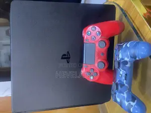 Very Clean Used Ps4 Slim (With Games Installed)