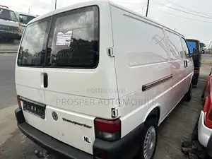 Volkswagen Transporter 2007 White