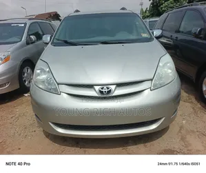 Toyota Sienna 2006 Silver