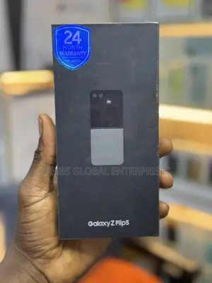 New Samsung Galaxy Z Flip5 256 GB Gold