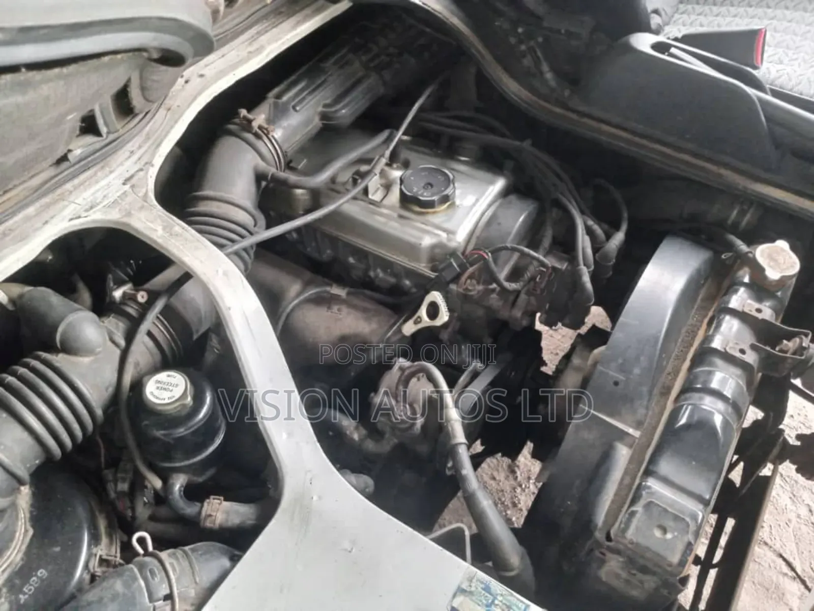 Mitsubishi L300 2000 White