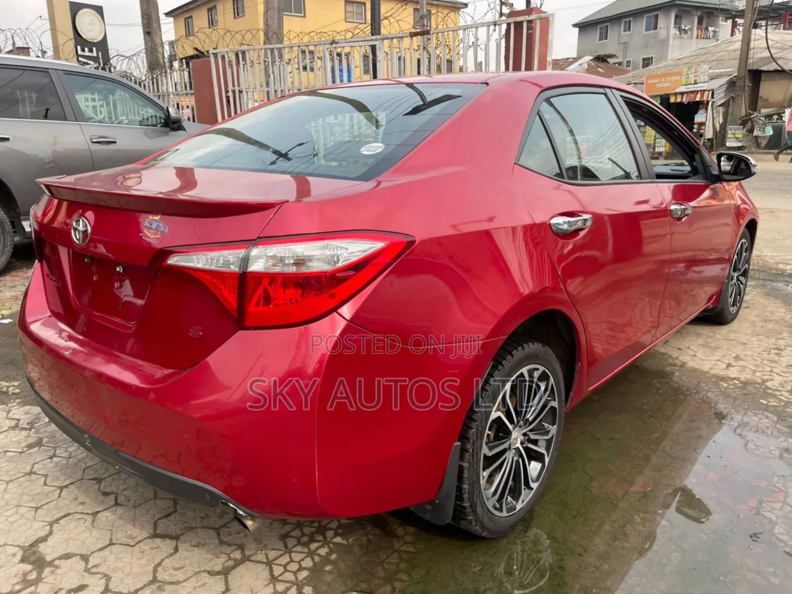 2015 Toyota Corolla S 4dr Sedan (1.8L 4cyl CVT)