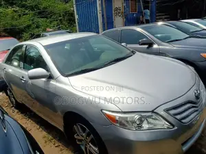 Toyota Camry LE 4dr Sedan (2.4L 4cyl 5A) 2009 Silver
