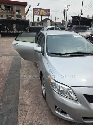 Toyota Corolla LE 4dr Sedan (1.8L 4 cyl 4A) 2009 Silver