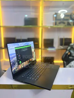Laptop Razer Blade Advanced 32GB Intel Core I9 SSD 1T