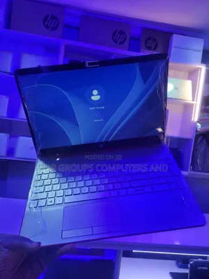 Laptop HP 15-Ra003nia 4GB Intel Core 2 Quad HDD+SSD 512GB