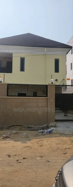4bdrm Duplex in Igboefon, Lekki for rent