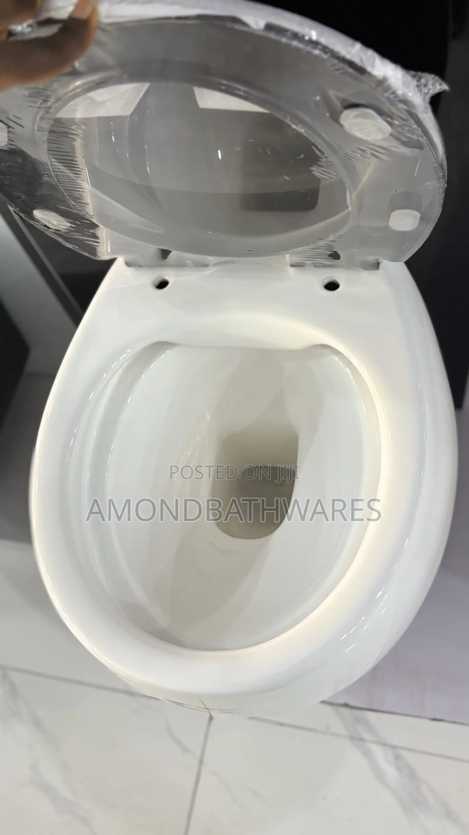 Black Tank Monolith Tank White Wc