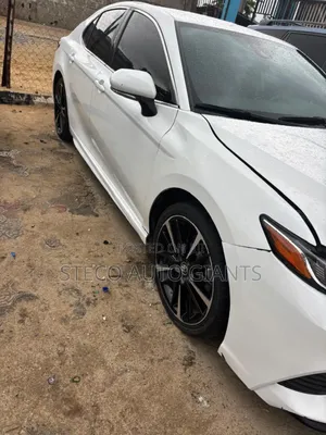 Toyota Camry 2018 White