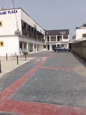 Shop for Rent in an Estate