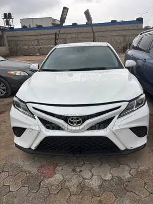 Toyota Camry 2018 White