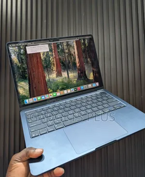 Laptop Apple MacBook Air 2022 M2 8GB Apple M2 SSD 256GB