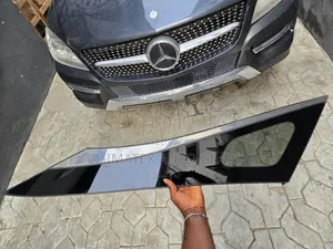 Lexus Rx350 2024 Rear Vent Glass Complete With Crome Available