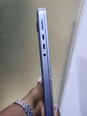 Laptop Apple MacBook Pro 2021 M1 16GB Apple M1 Pro SSD 512GB