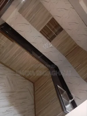 3bdrm Block of Flats in Premier Layout, Enugu for rent