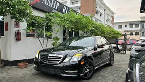 Mercedes-Benz E350 Base 4Matic Sedan AWD (3.5L 6cyl 7A) 2013 Black