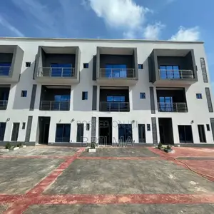 4bdrm Duplex in Gaduwa for sale