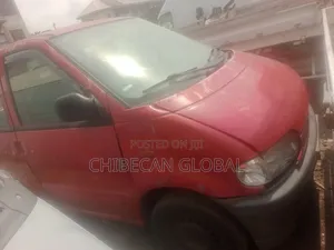 Nissan Serena 2004 Red