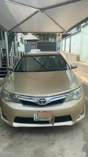 Toyota Camry 2012 Gold