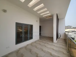 5bdrm House in Lekki Phase 1 for rent