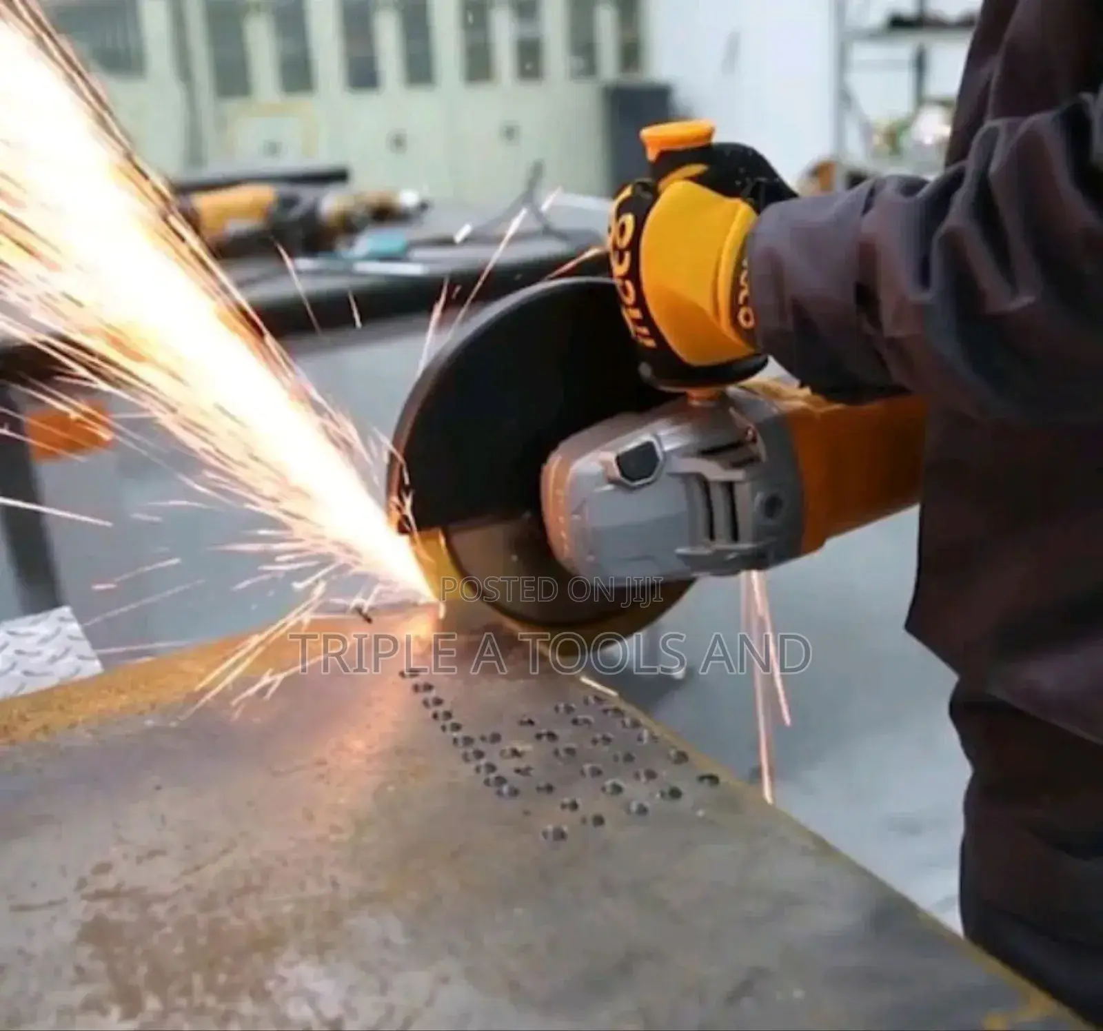 Ingco 9" Angle Grinder 2400w