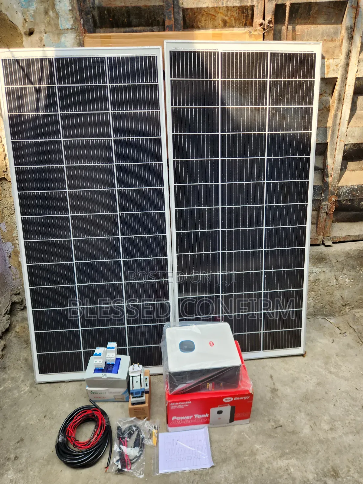 500w Itel Solar Generator With 2 Panels