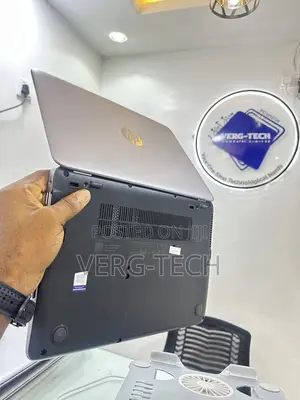 Laptop HP EliteBook 820 G3 8GB Intel Core I5 SSD 256GB