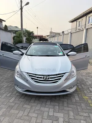 Hyundai Sonata Limited Sedan FWD (2.4L 4cyl 6A) 2012 Blue