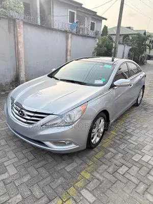 Hyundai Sonata Limited Sedan FWD (2.4L 4cyl 6A) 2012 Blue