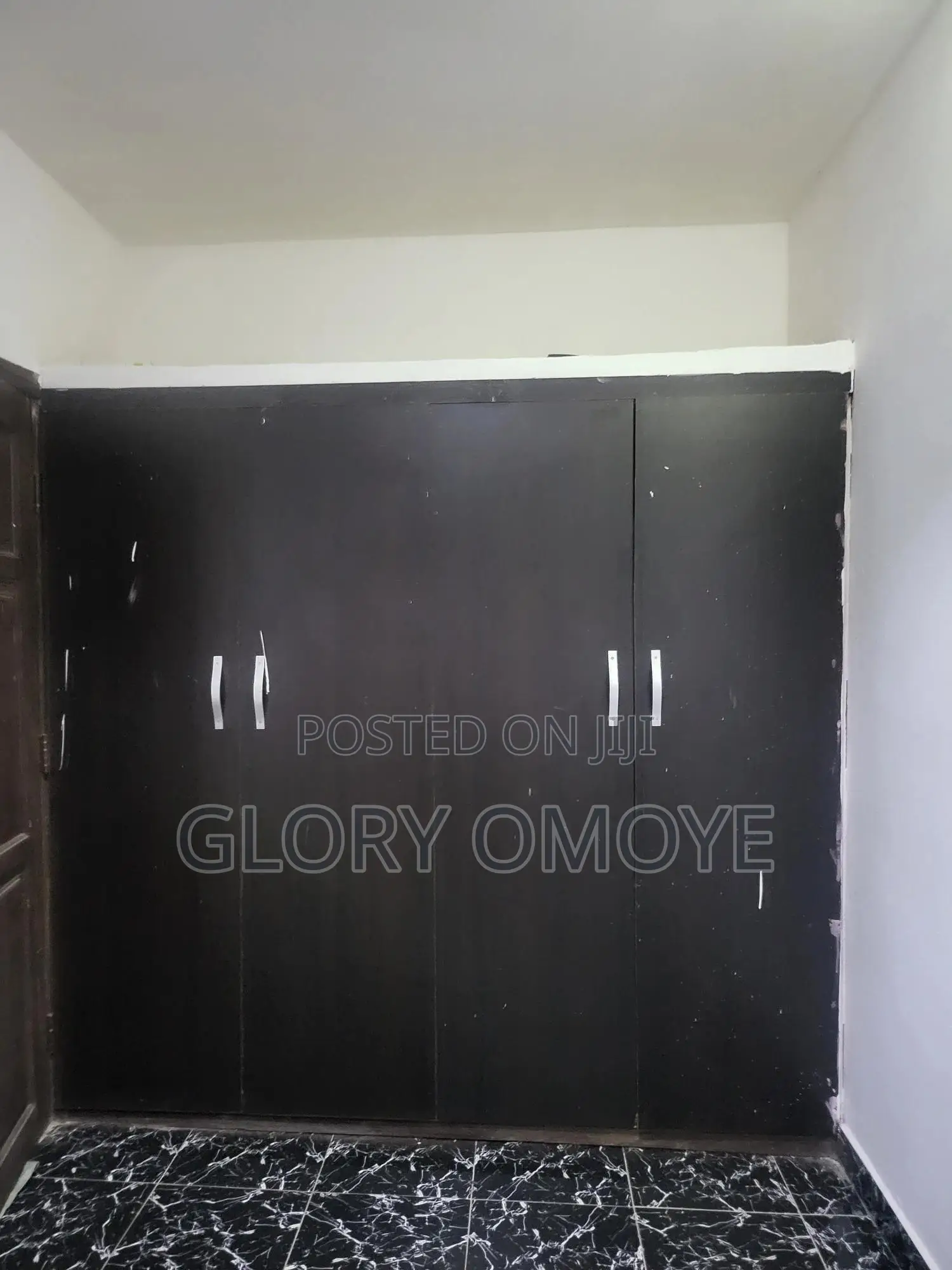A Room in a Duplex Available for Shortlet