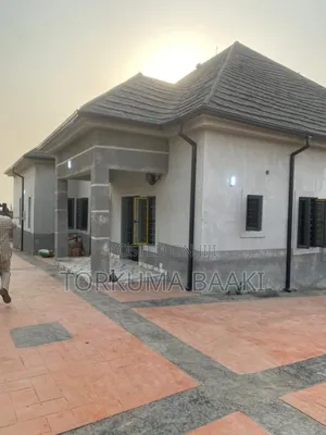 3bdrm Bungalow in Efab Verizon, Gwarinpa for rent