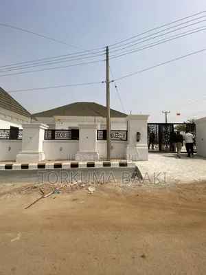 3bdrm Bungalow in Efab Verizon, Gwarinpa for sale