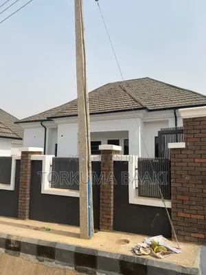 3bdrm Bungalow in Efab Verizon, Gwarinpa for sale