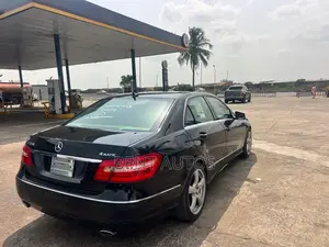 Mercedes-Benz E350 Base 4Matic Sedan AWD (3.5L 6cyl 7A) 2010 Black