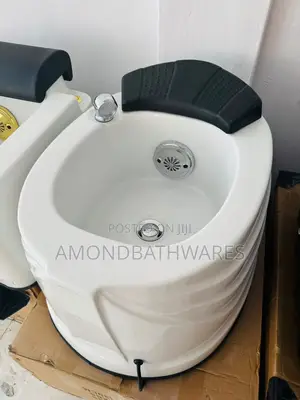 Round White Foot Spa Tub
