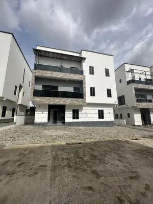 5bdrm Duplex in Guzape District for sale