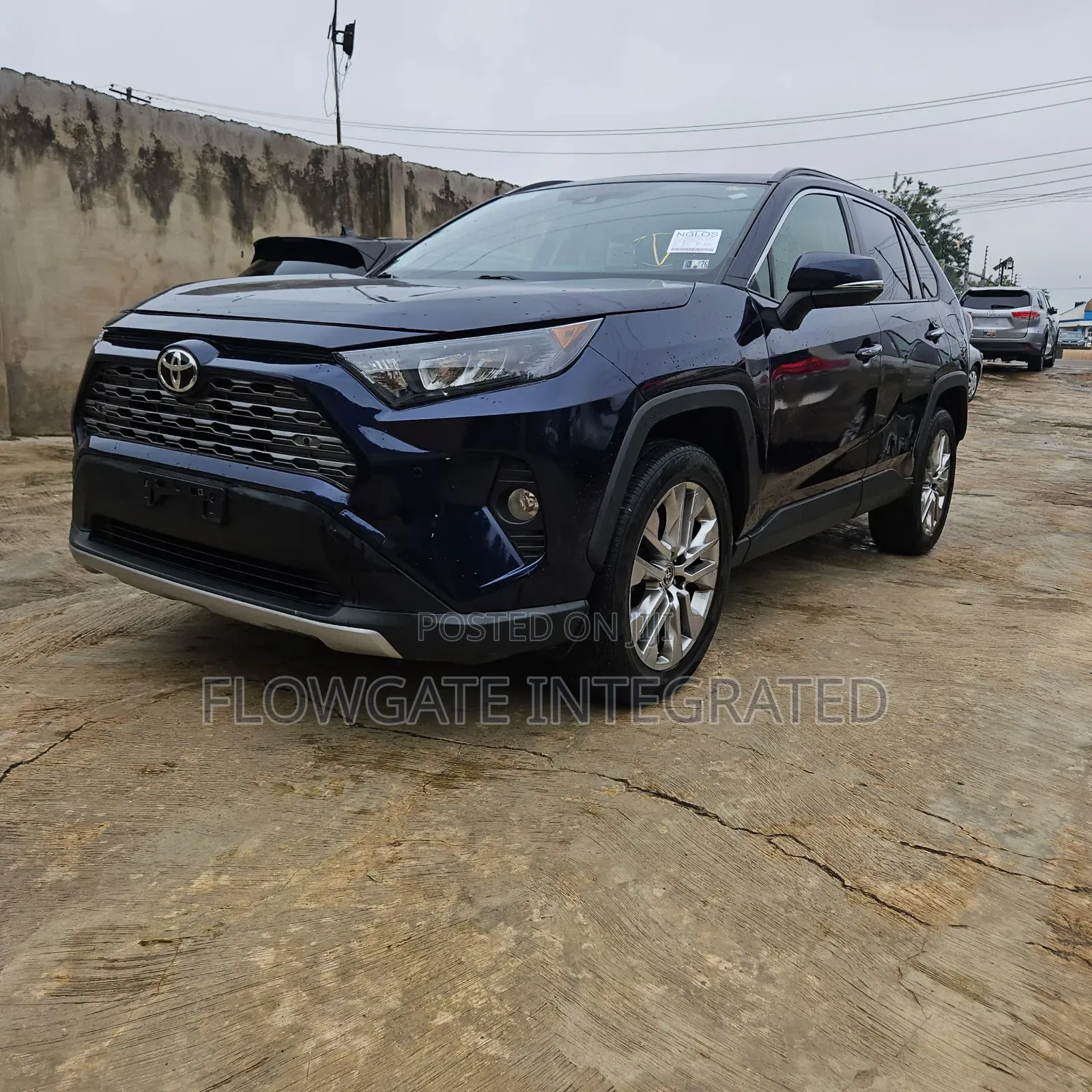 Toyota RAV4 Limited 2021 Blue